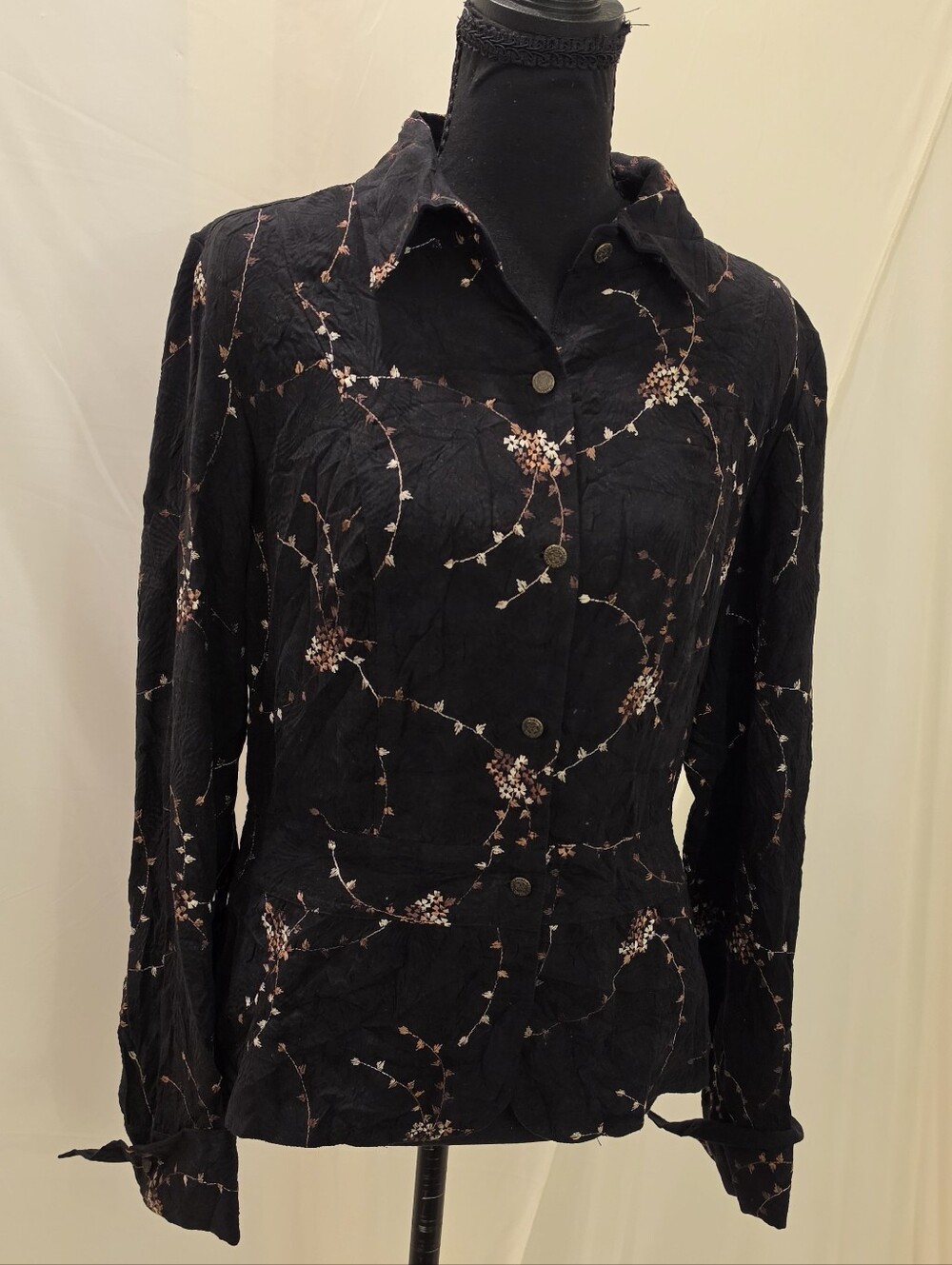 Coldwater Creek Black Crinkle Embroidered Shirt S Boho Floral Button Up Blouse